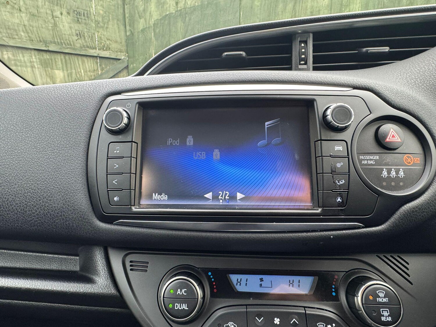 Used Toyota Yaris 2015 for sale - 77484041: Photo 32