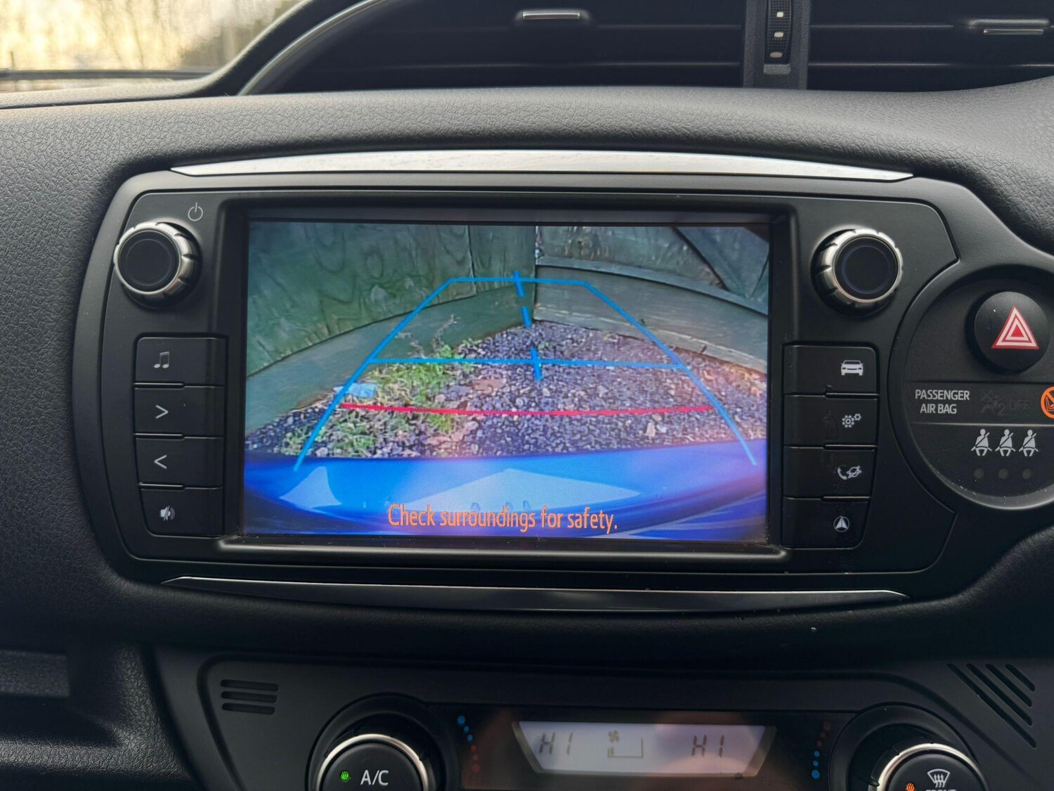 Used Toyota Yaris 2015 for sale - 77484041: Photo 33