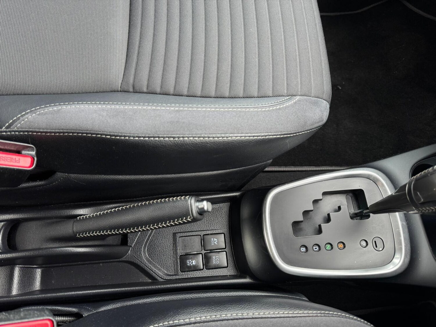 Used Toyota Yaris 2015 for sale - 77484041: Photo 34