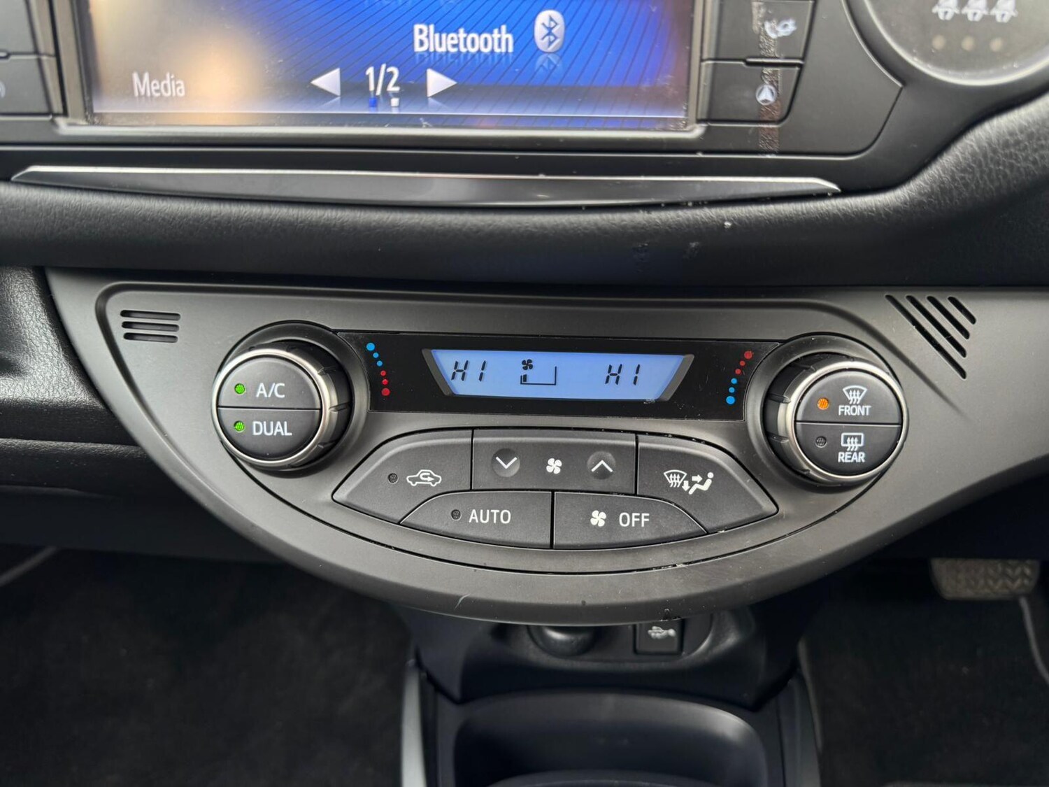 Used Toyota Yaris 2015 for sale - 77484041: Photo 36