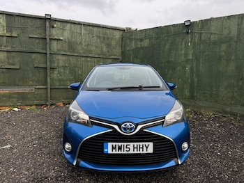Used Toyota Yaris 2015 for sale - 77484041: Photo