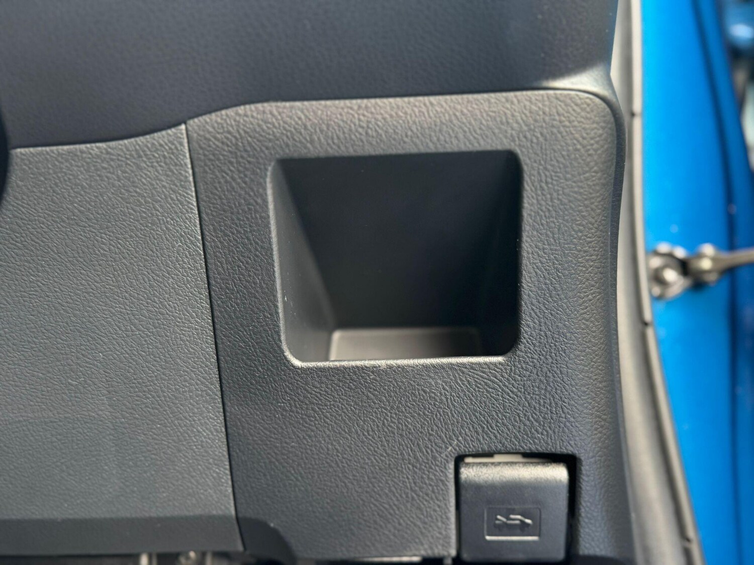 Used Toyota Yaris 2015 for sale - 77484041: Photo 40