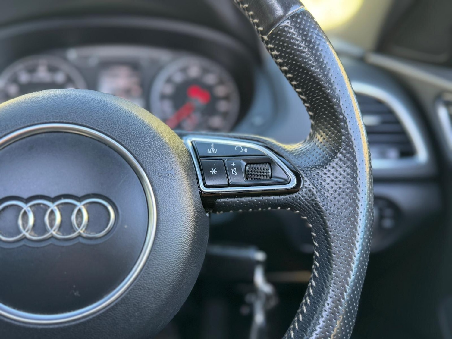 Used Audi Q3 for sale - 78148053: Photo 40