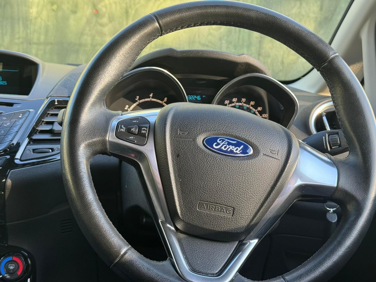 Used Ford Fiesta 2015 for sale - 76472933: Photo 27