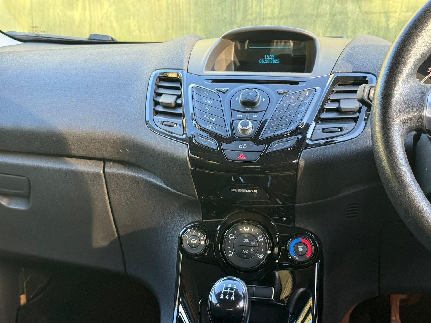 Used Ford Fiesta 2015 for sale - 76472933: Photo 31