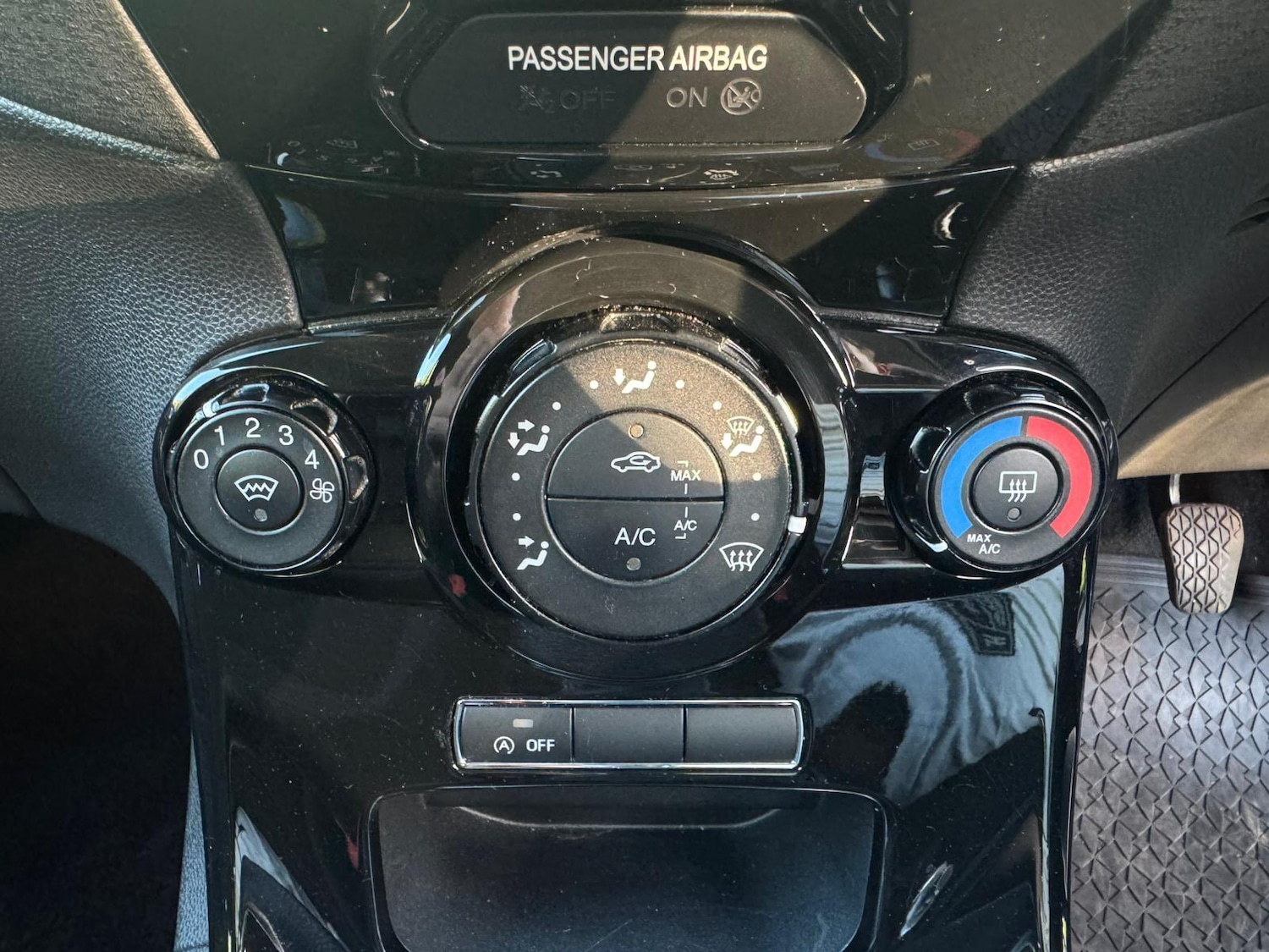 Used Ford Fiesta 2015 for sale - 76472933: Photo 33