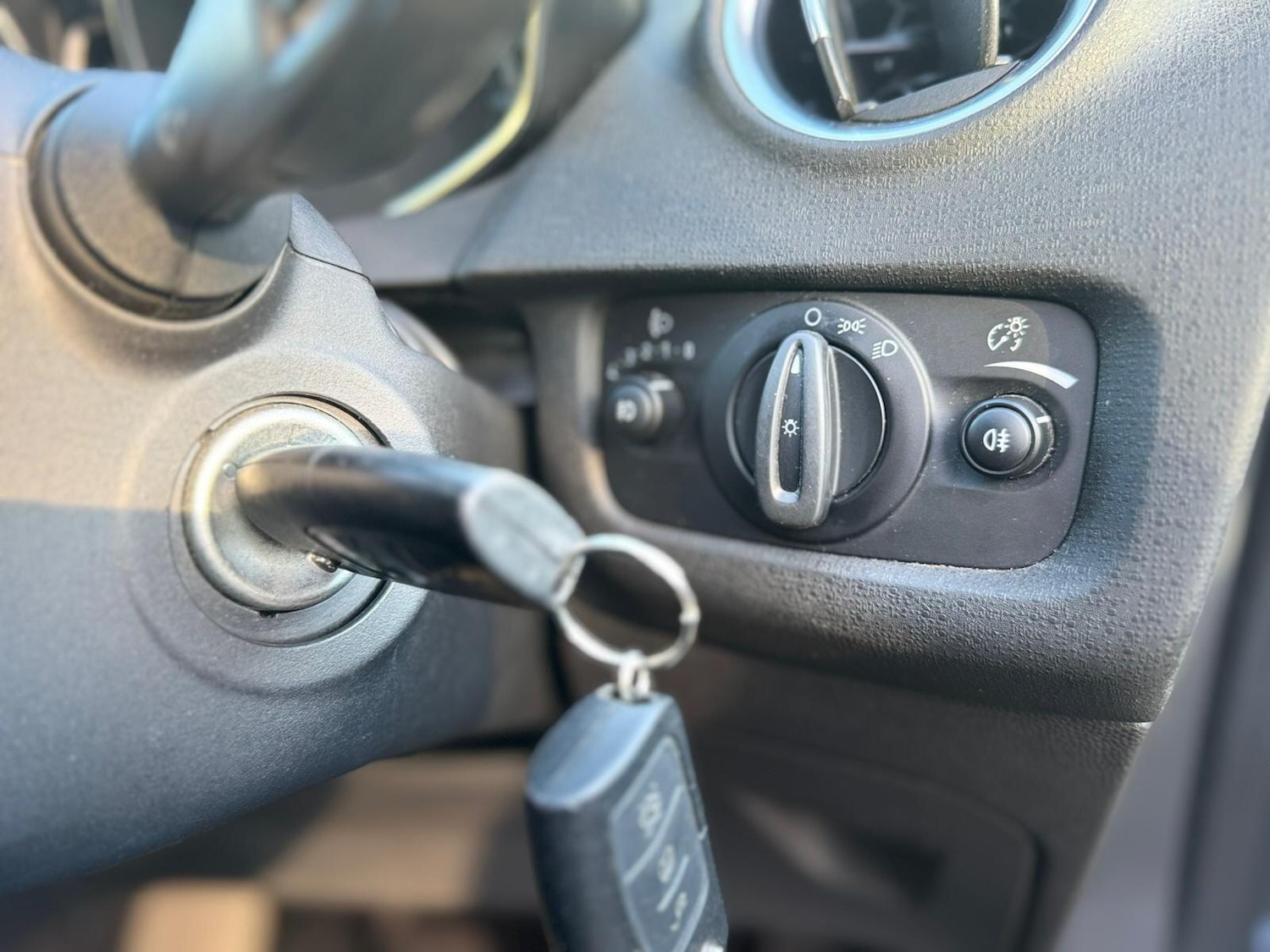 Used Ford Fiesta 2015 for sale - 76472933: Photo 38