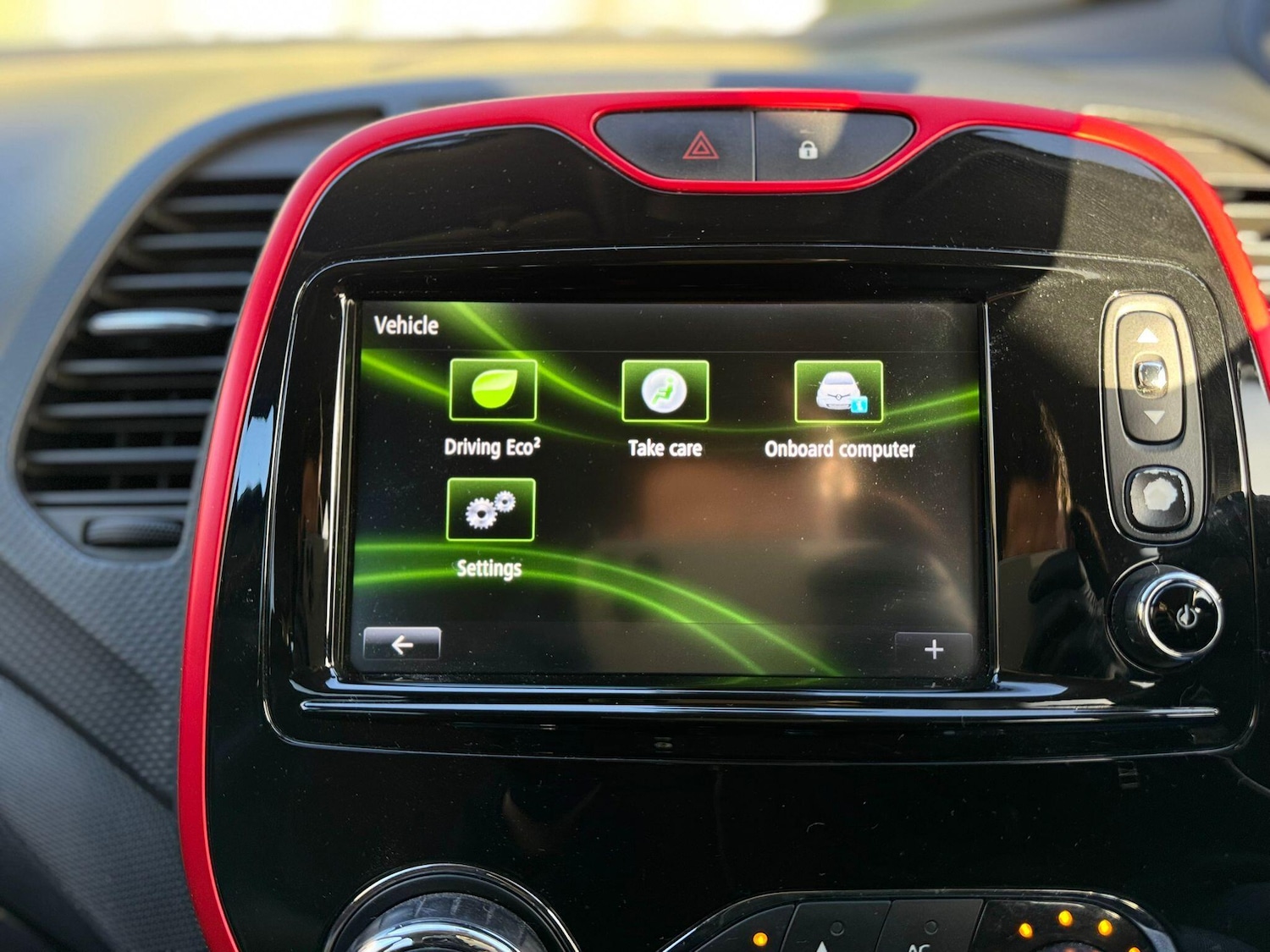 Used Renault Captur 2015 for sale - 77016187: Photo 37