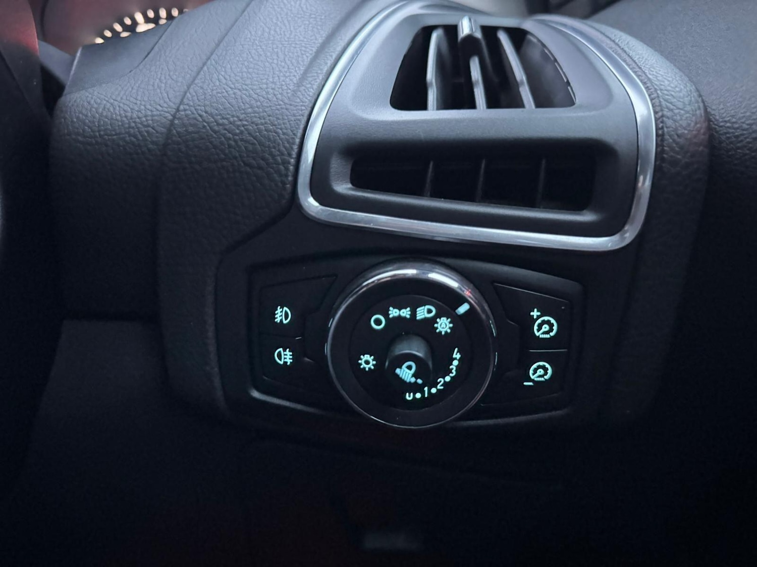 Used Ford Focus 2011 for sale - 76965522: Photo 33