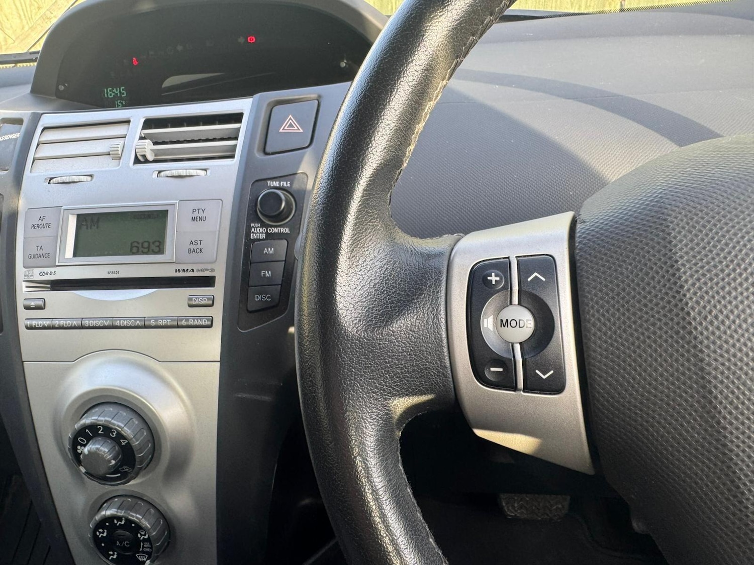 Used Toyota Yaris for sale - 77670366: Photo 28