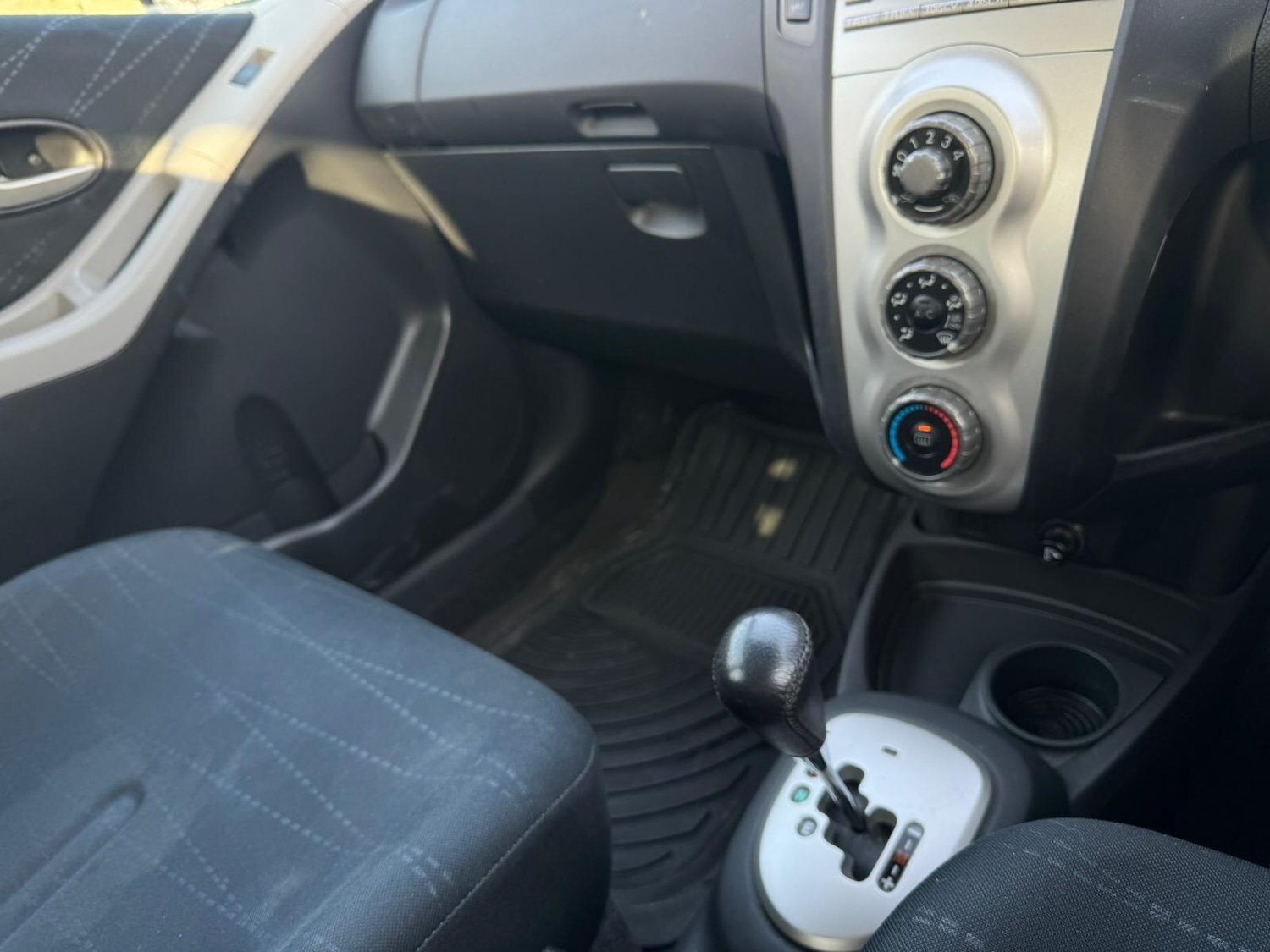 Used Toyota Yaris for sale - 77670366: Photo 30