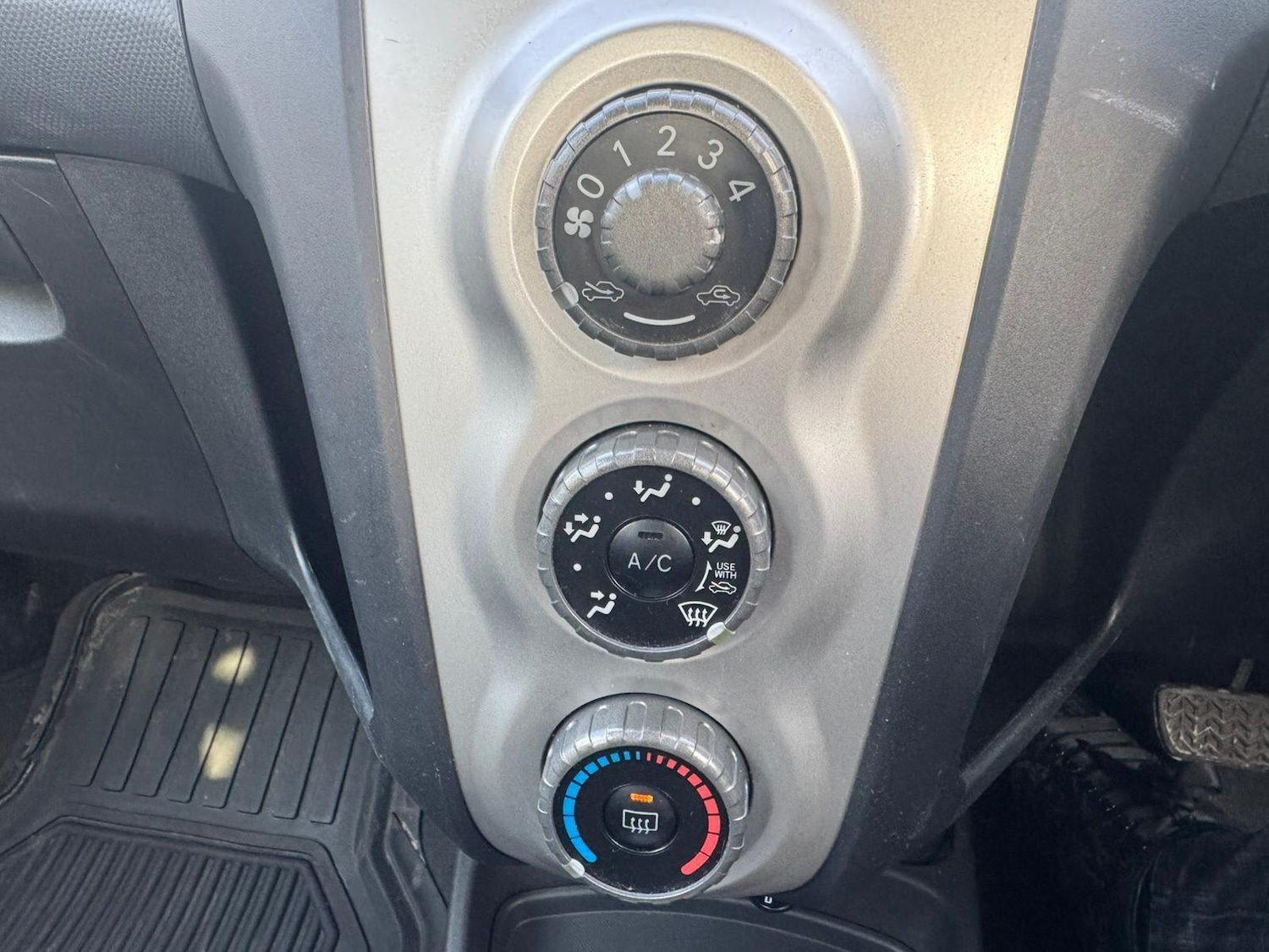 Used Toyota Yaris for sale - 77670366: Photo 41