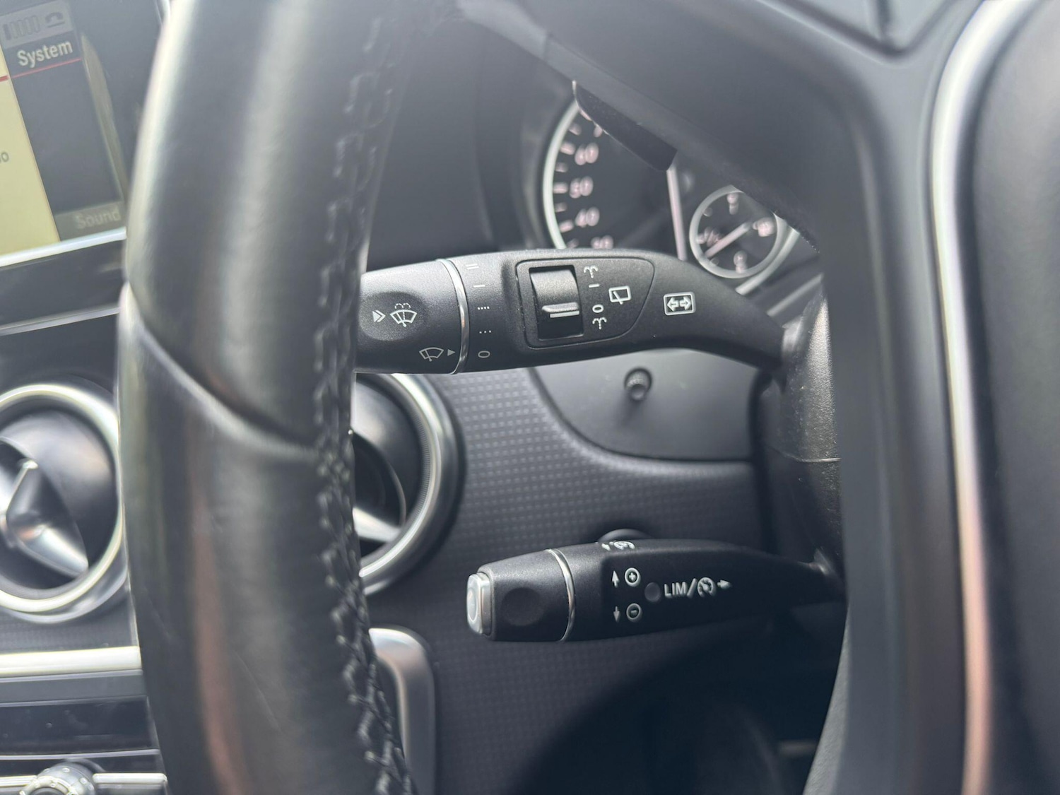 Used Mercedes-Benz A-Class 2015 for sale - 76457881: Photo 28