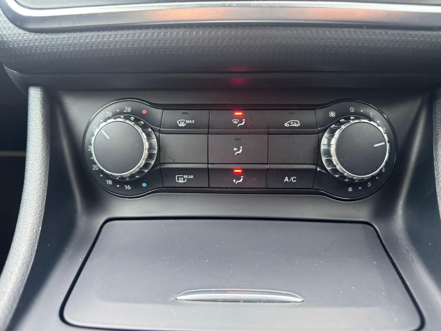 Used Mercedes-Benz A-Class 2015 for sale - 76457881: Photo 31