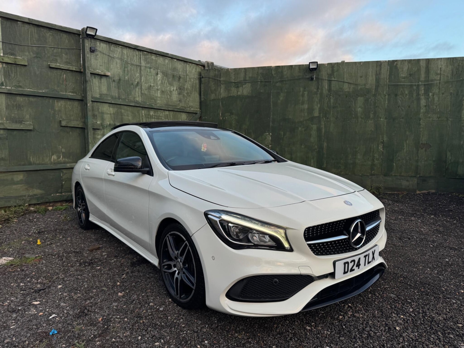 Used Mercedes-Benz CLA 2017 for sale - 76645936: Photo 1