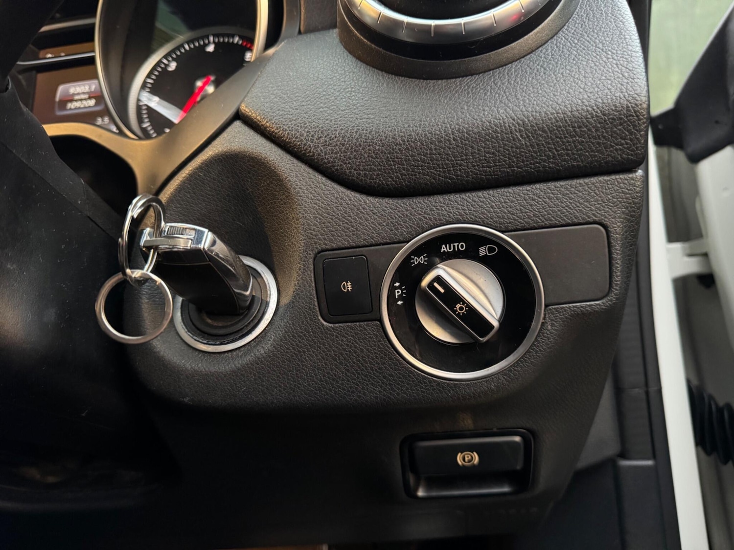 Used Mercedes-Benz CLA 2017 for sale - 76645936: Photo 37