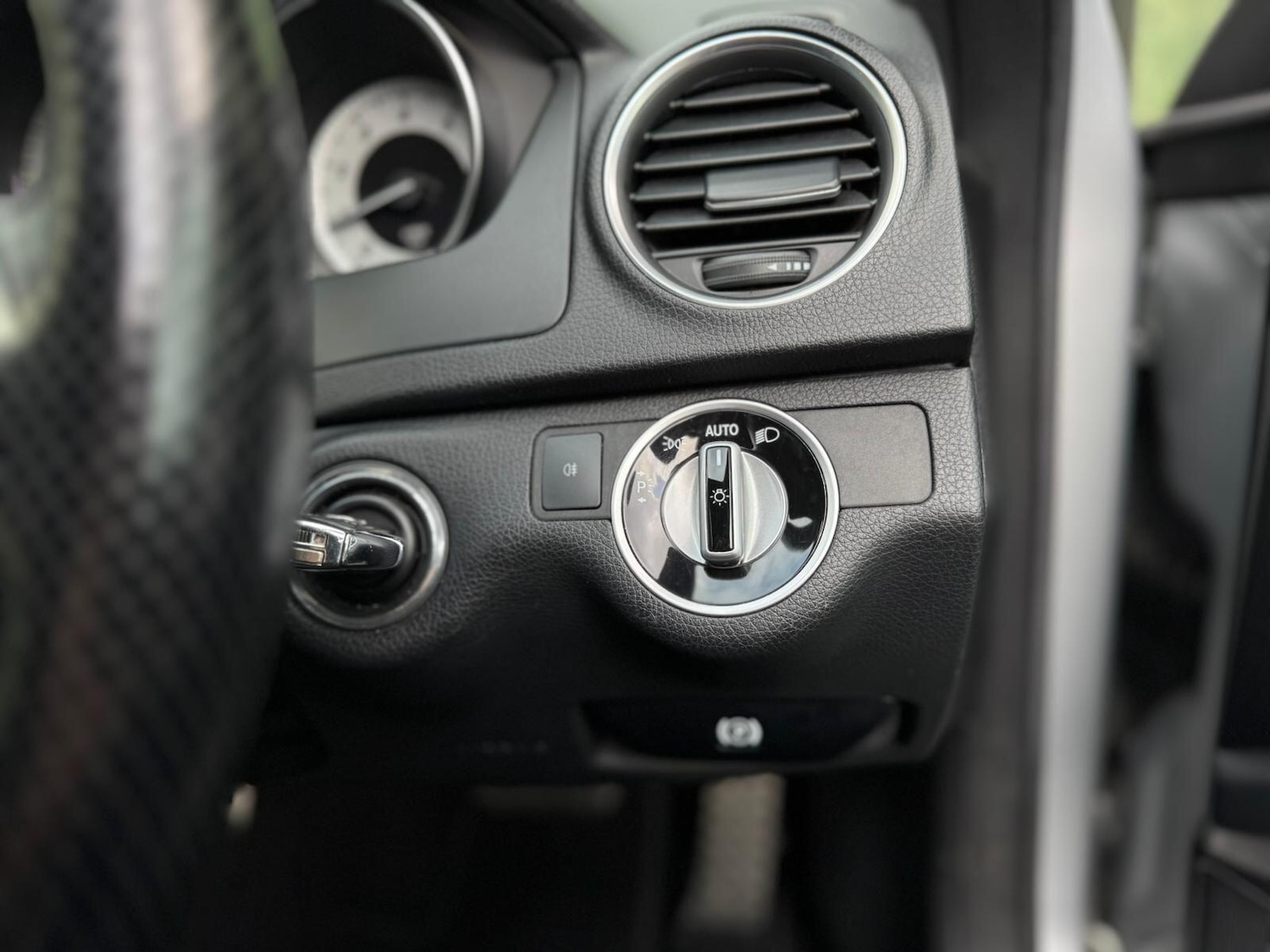 Used Mercedes-Benz C Class 2012 for sale - 76457531: Photo 36