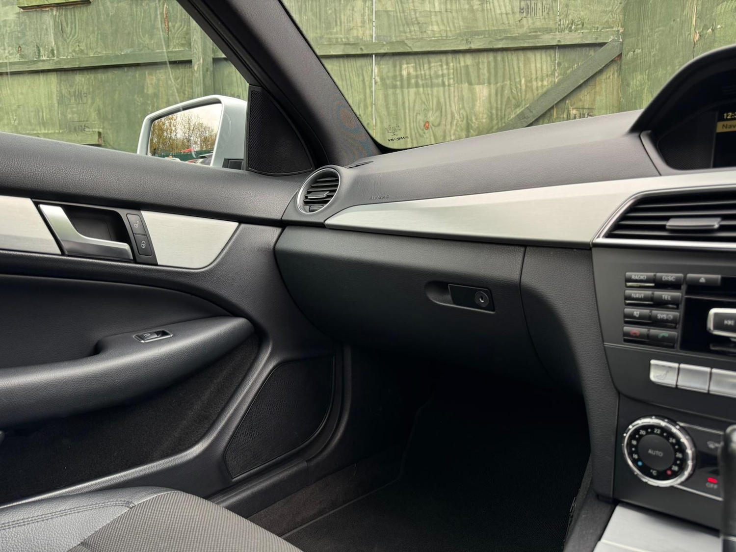 Used Mercedes-Benz C Class 2012 for sale - 76457531: Photo 38