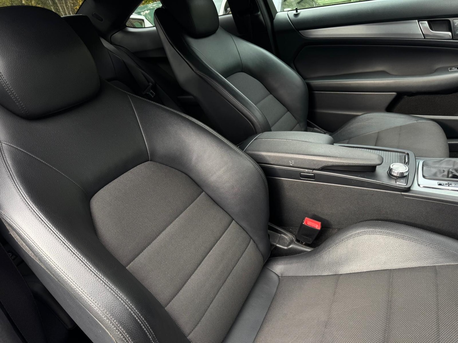 Used Mercedes-Benz C Class 2012 for sale - 76457531: Photo 44