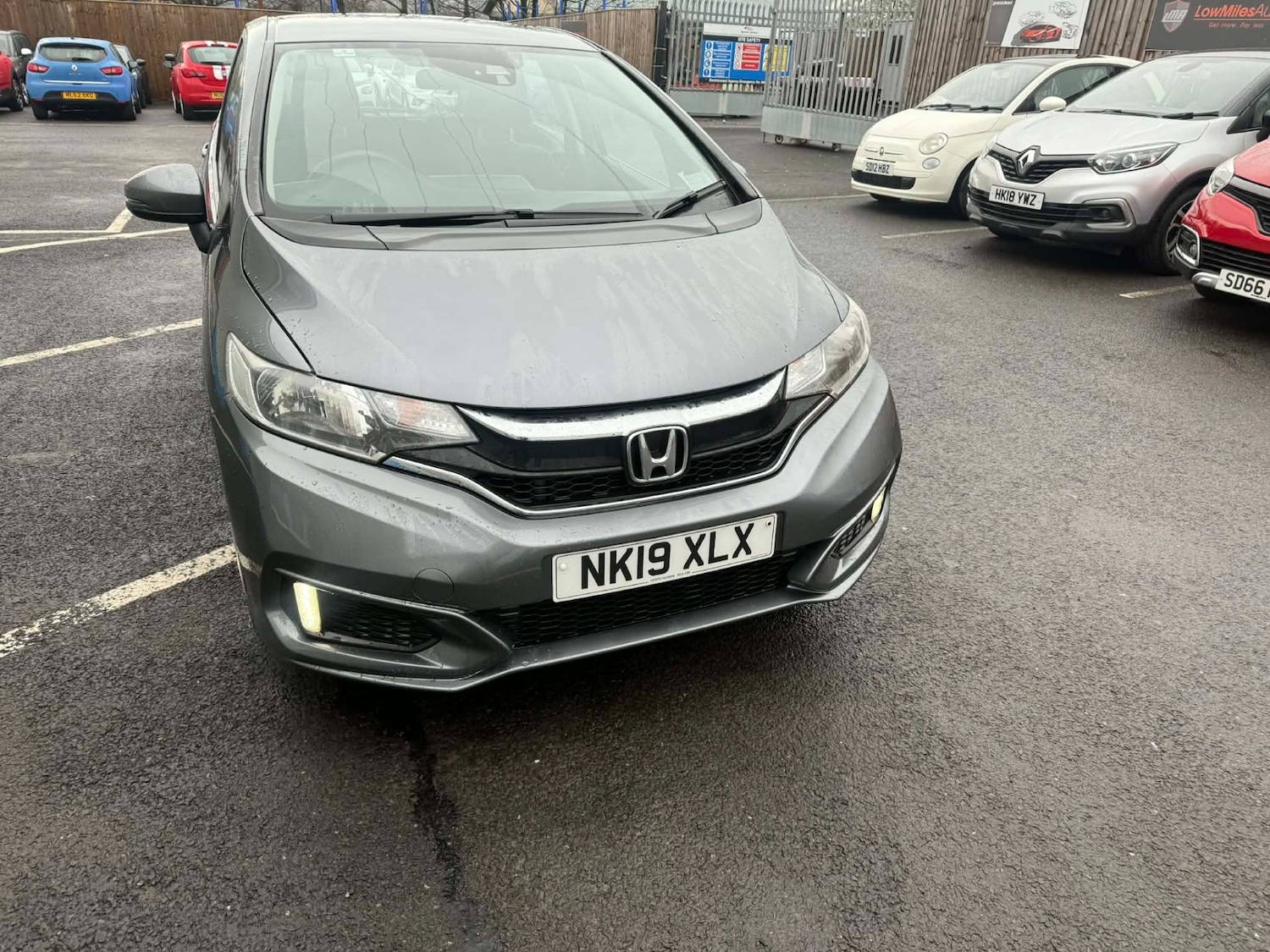 Used Honda Jazz 2019 for sale - 76864257: Photo 2