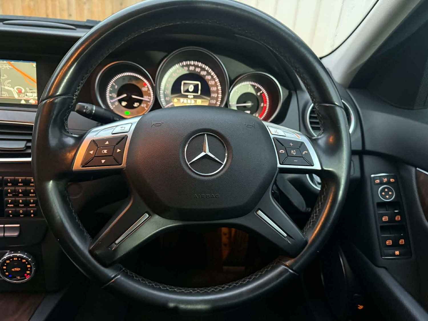 Used Mercedes-Benz C Class 2012 for sale - 77508857: Photo 13