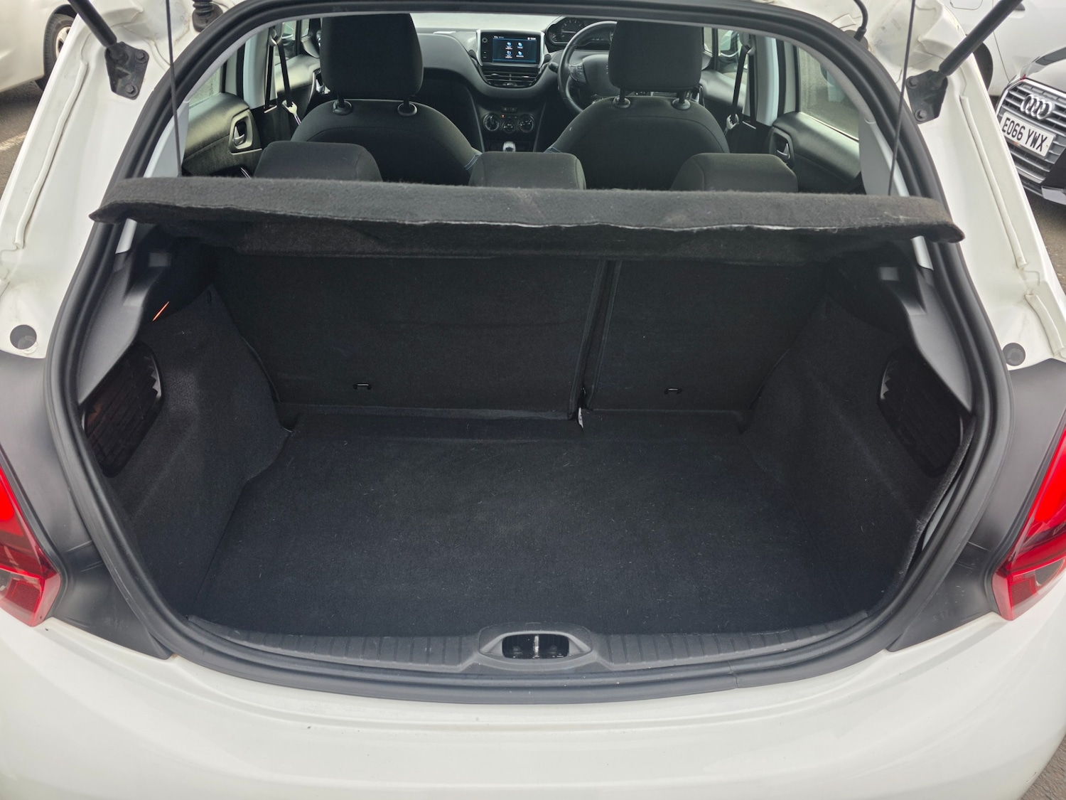 Used Peugeot 208 2018 for sale - 77906826: Photo 8