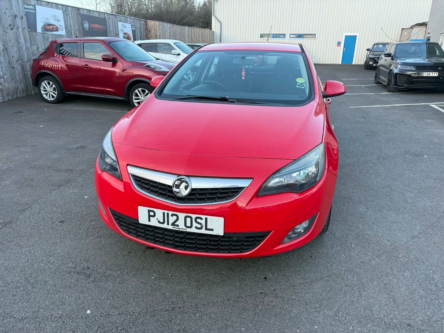 Used Vauxhall Astra 2012 for sale - 77135601: Photo 2