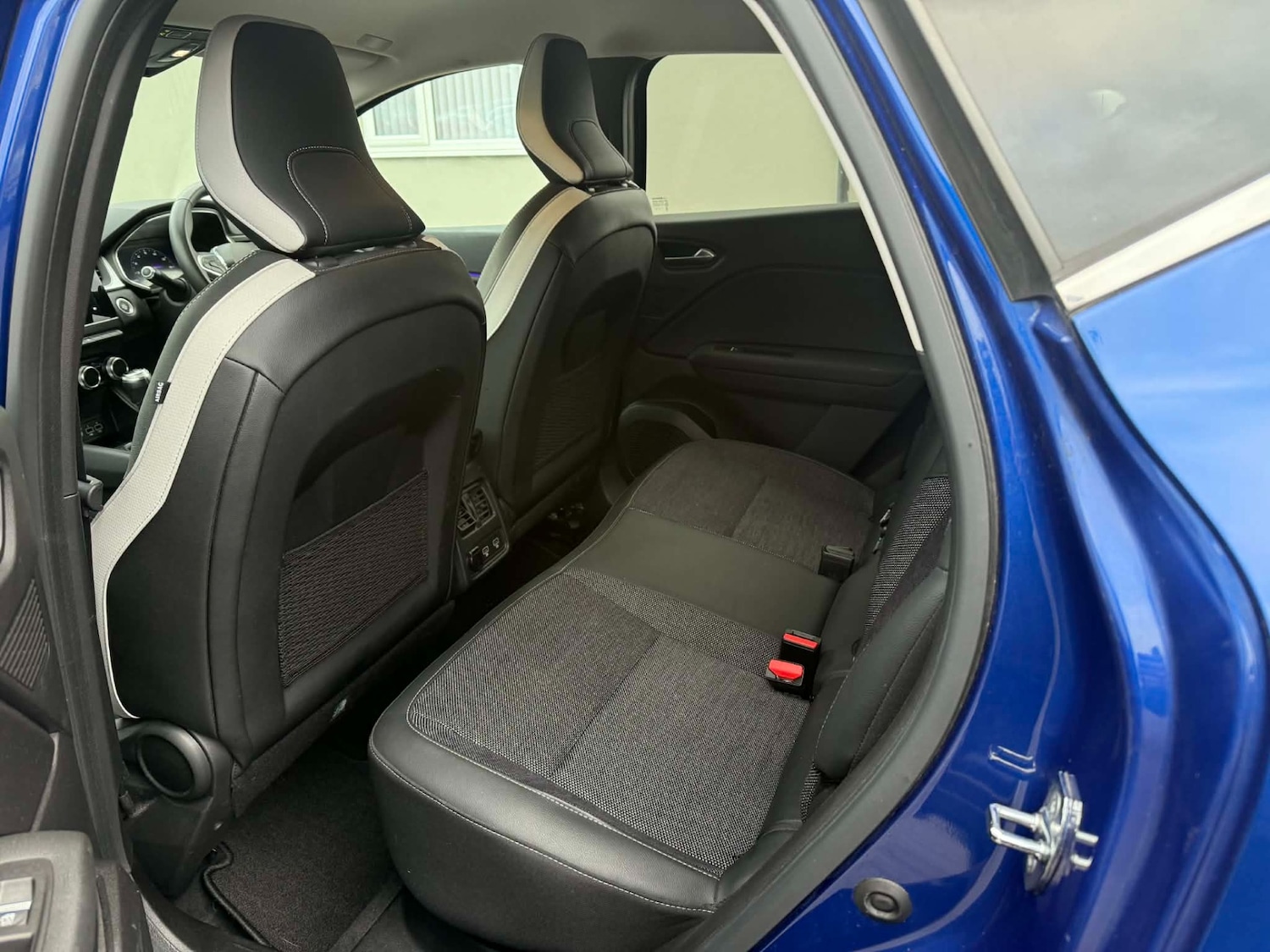 Used Renault Captur 2021 for sale - 77069372: Photo 10