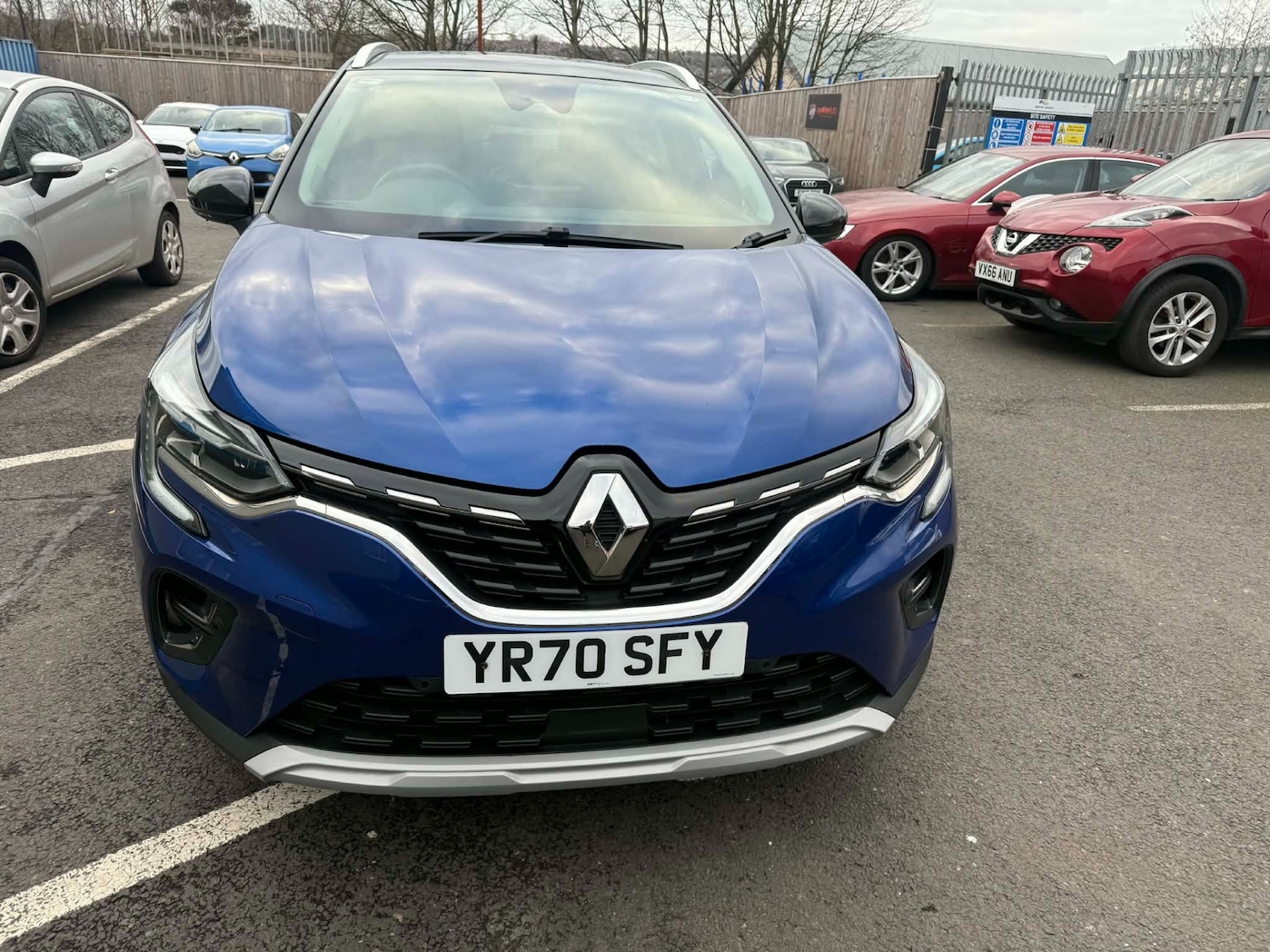 Used Renault Captur 2021 for sale - 77069372: Photo 2
