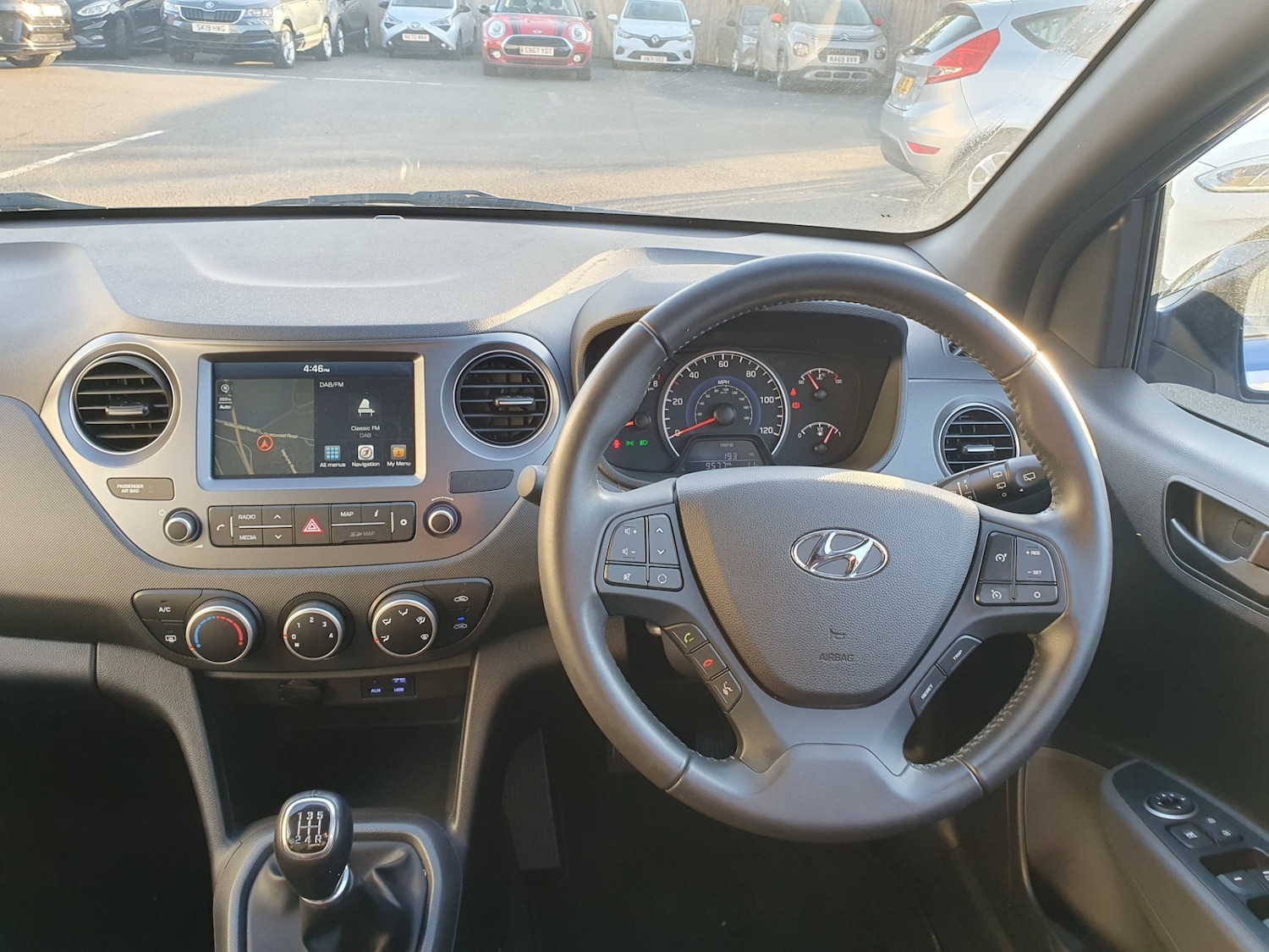 Used Hyundai i10 2018 for sale - 76040525: Photo 12