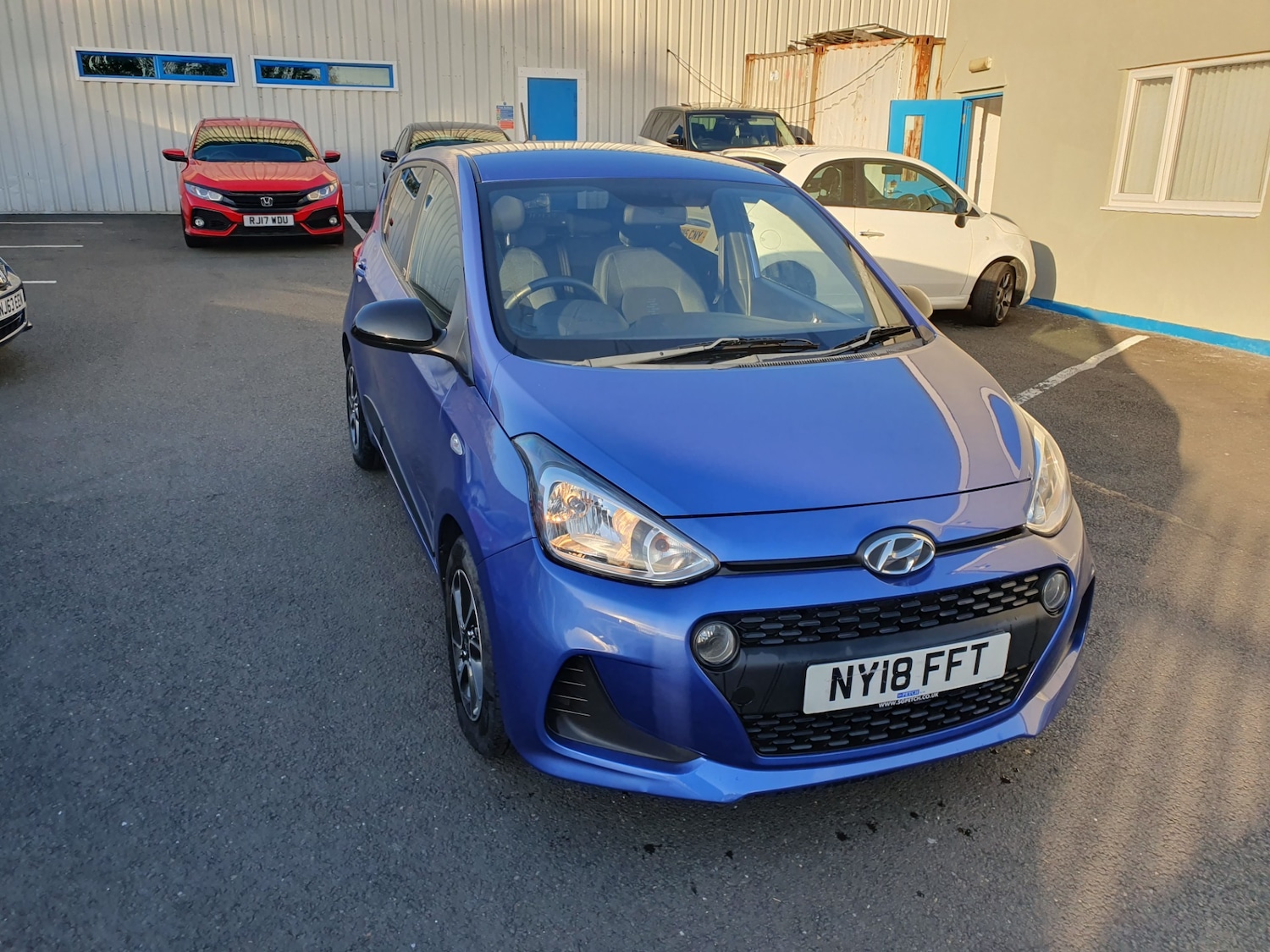 Used Hyundai i10 2018 for sale - 76040525: Photo 3
