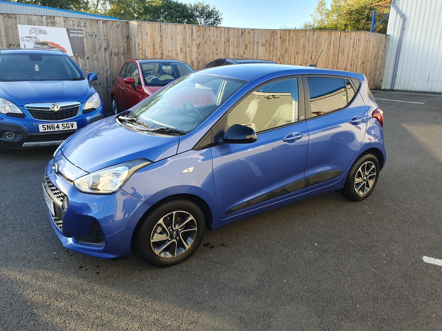 Used Hyundai i10 2018 for sale - 76040525: Photo 4