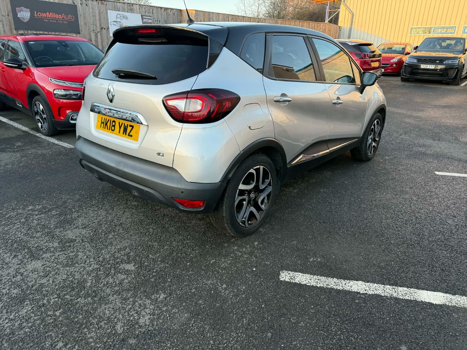 Used Renault Captur 2018 for sale - 76799599: Photo 3