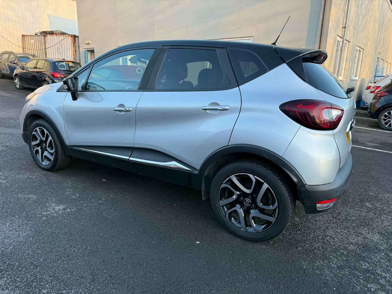 Used Renault Captur 2018 for sale - 76799599: Photo 5