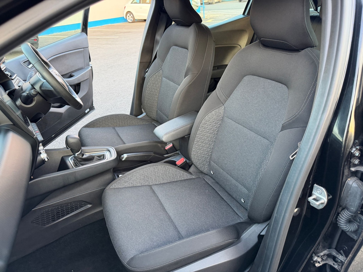 Used Renault Clio 2023 for sale - 77784847: Photo 10