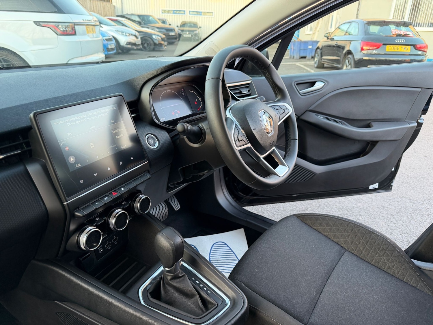 Used Renault Clio 2023 for sale - 77784847: Photo 11