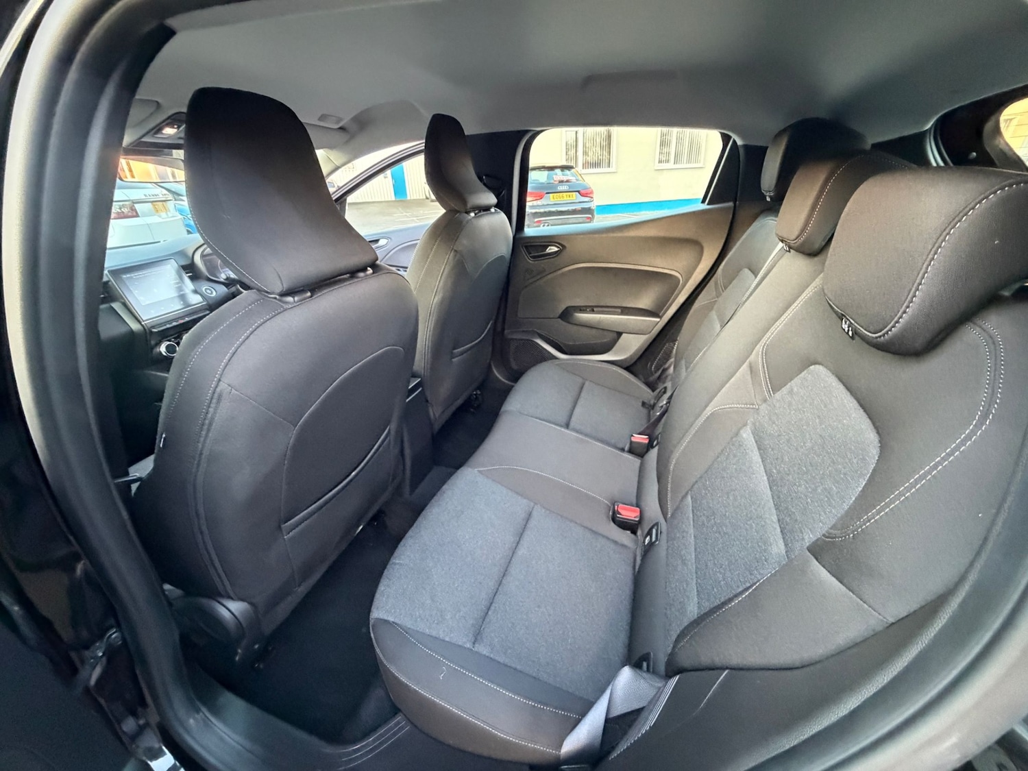 Used Renault Clio 2023 for sale - 77784847: Photo 9