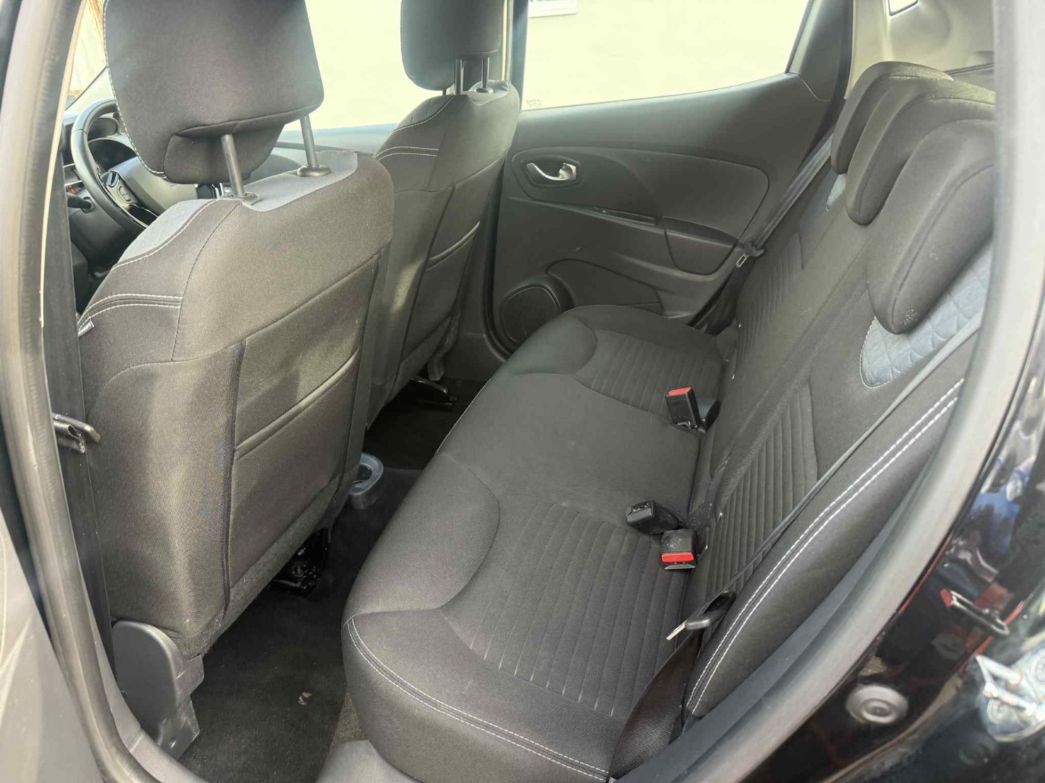 Used Renault Clio 2015 for sale - 76520865: Photo 10