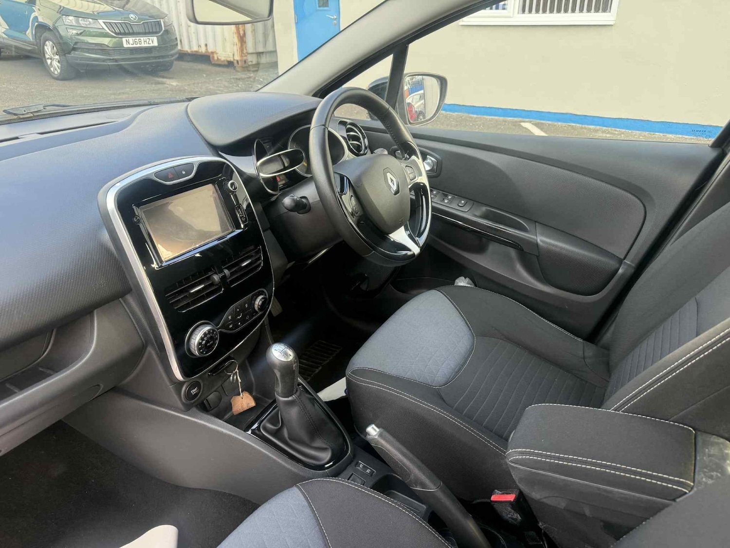 Used Renault Clio 2015 for sale - 76520865: Photo 12