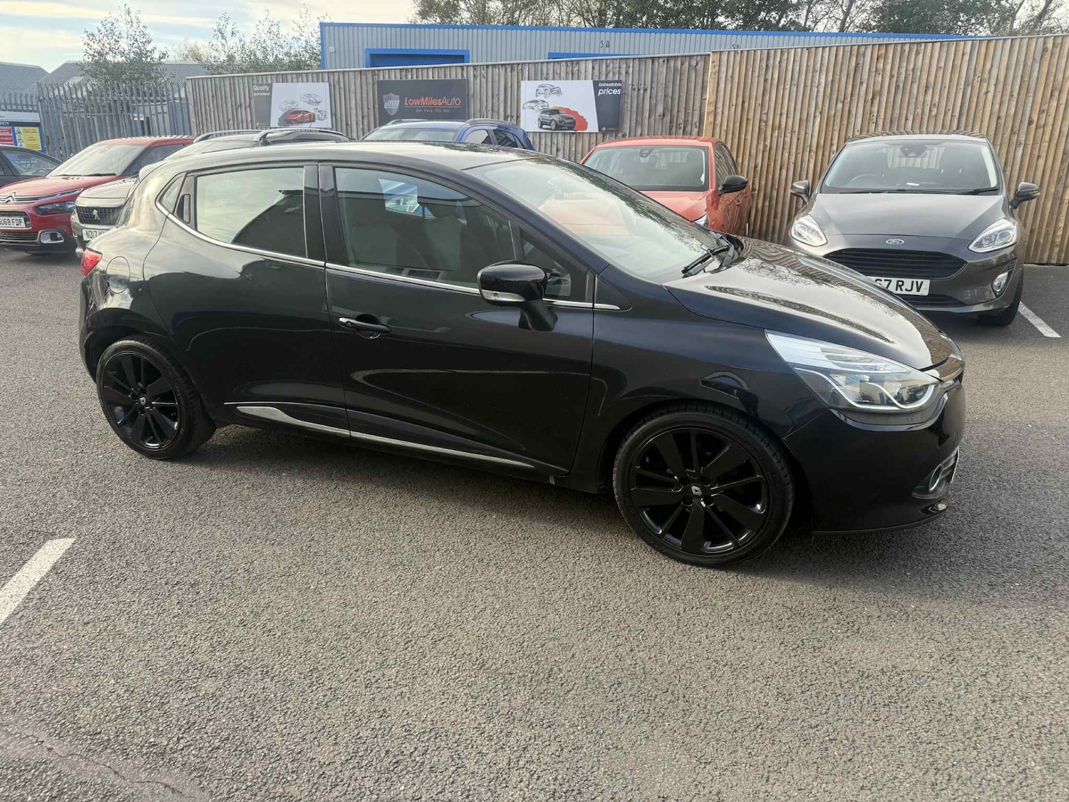 Used Renault Clio 2015 for sale - 76520865: Photo 3