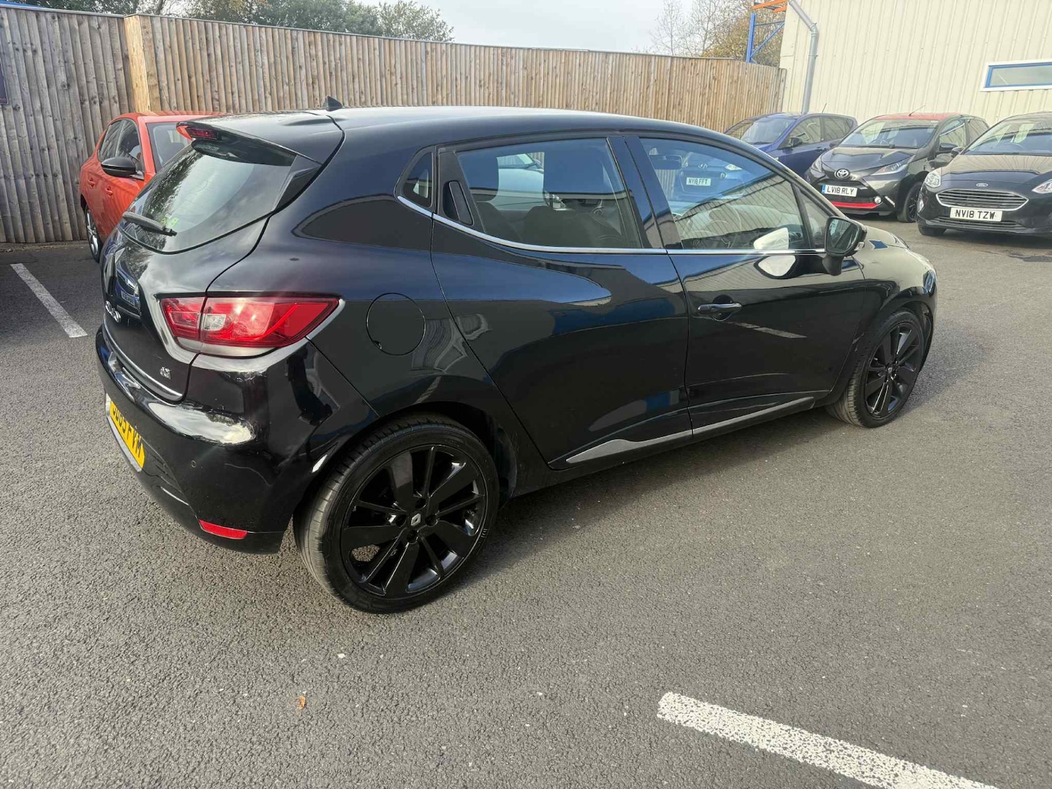 Used Renault Clio 2015 for sale - 76520865: Photo 5