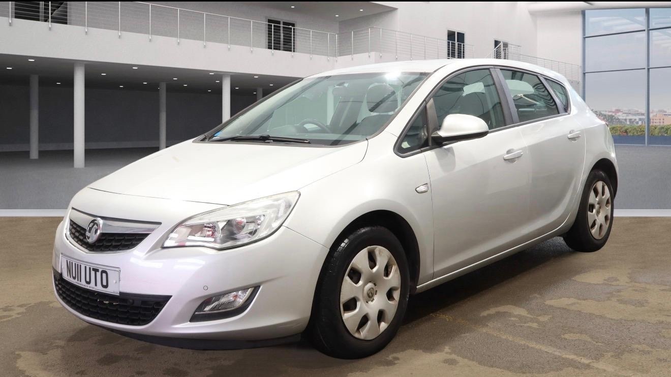 Used Vauxhall Astra 2011 for sale - 78108809: Photo 2
