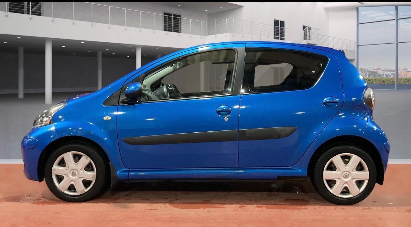 Used Toyota AYGO 2010 for sale - 78108823: Photo 5