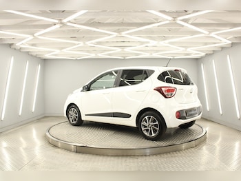 Used Hyundai i10 2019 for sale - 75304479: Photo