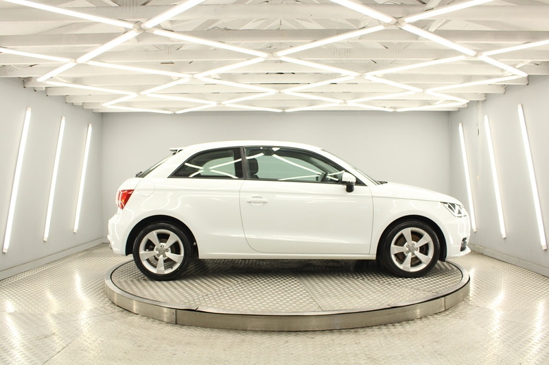 Used Audi A1 2017 for sale - 77014621: Photo 2