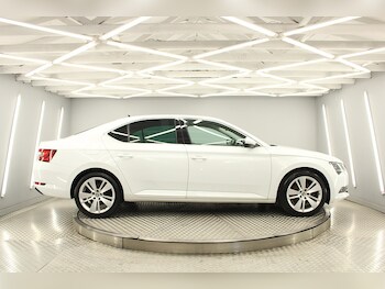 Used Skoda Superb 2016 for sale - 75911595: Photo