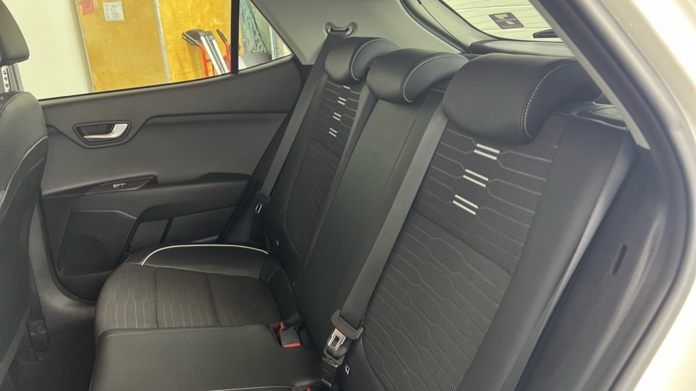 Used Kia Stonic 2023 for sale - 77934285: Photo 18