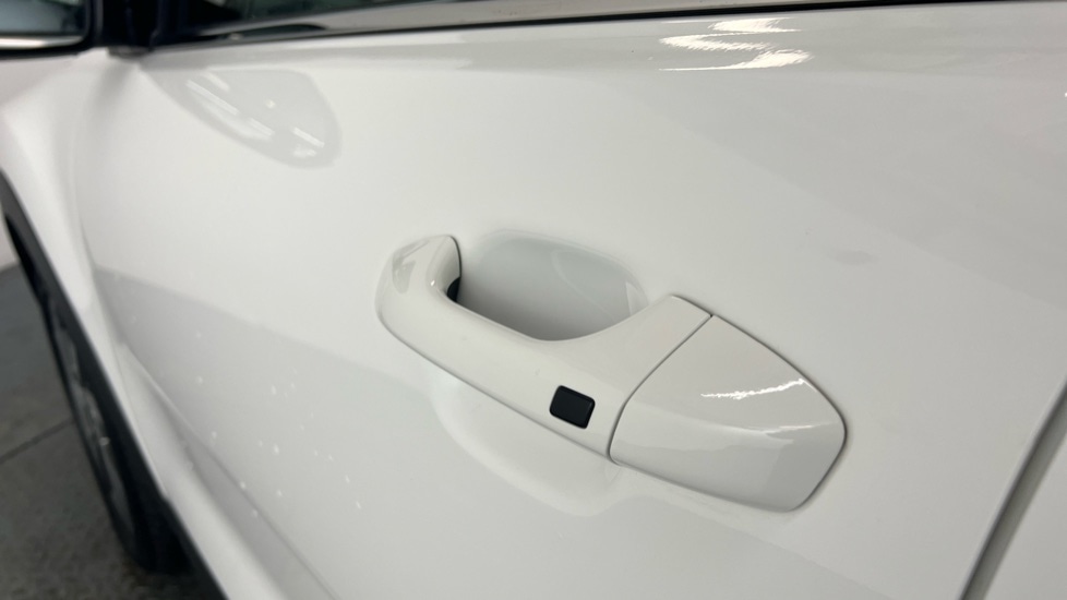 Used Kia Stonic 2023 for sale - 77934285: Photo 22