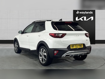 Used Kia Stonic 2023 for sale - 77934285: Photo