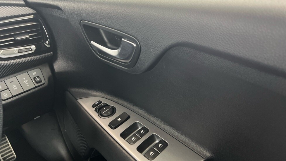 Used Kia Stonic 2023 for sale - 77600452: Photo 38